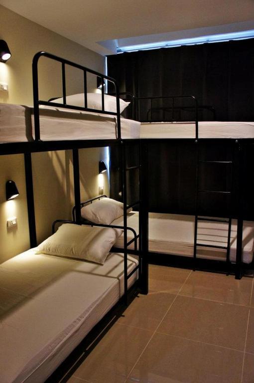 Link Corner Hostel Bangkok Rum bild