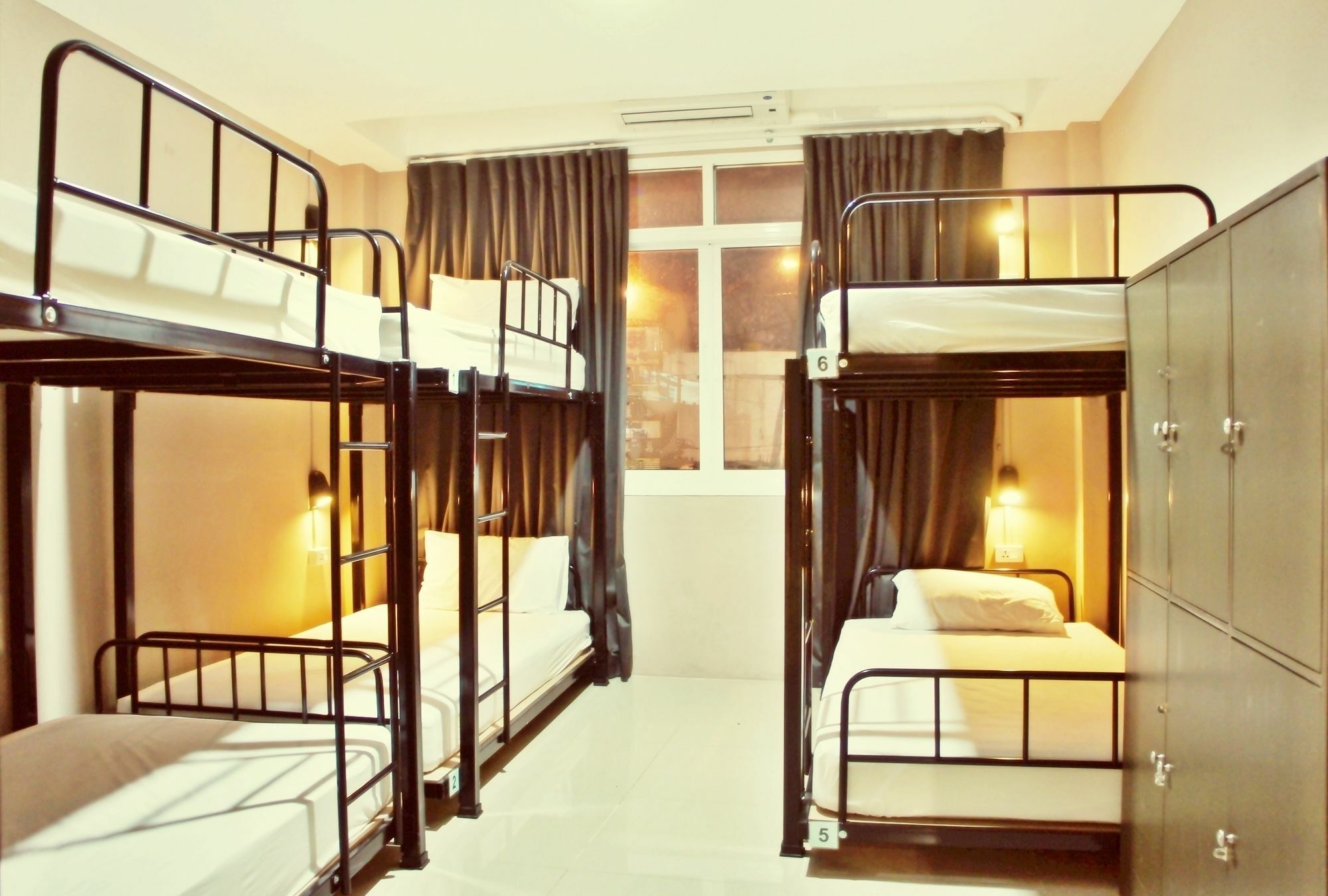 Link Corner Hostel Bangkok Exteriör bild